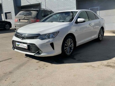  Прокат Toyota Camry белая