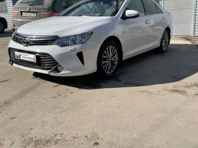  Прокат Toyota Camry белая